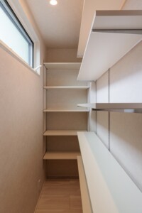 造作の収納棚！